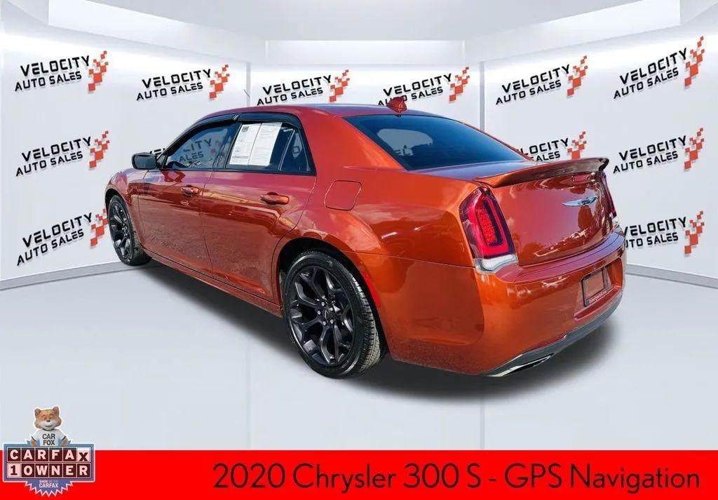 Chrysler 300 - Thumbnail 7