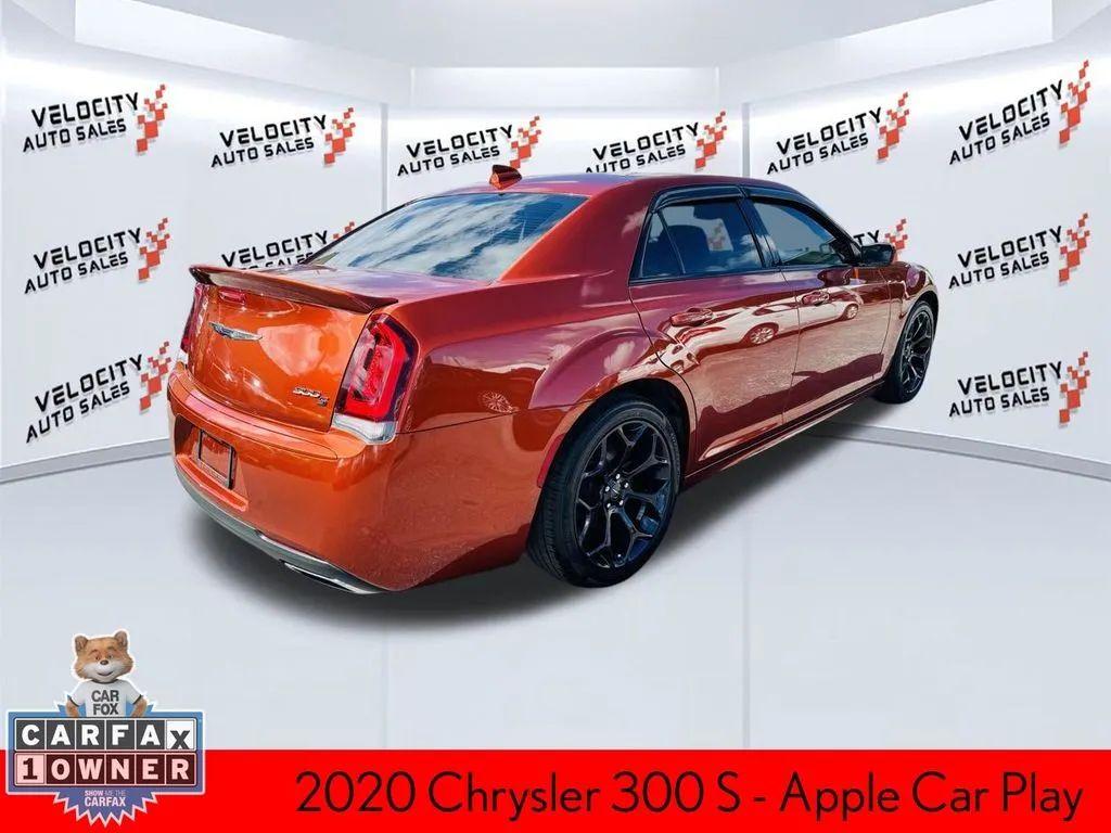 Chrysler 300 - Thumbnail 5