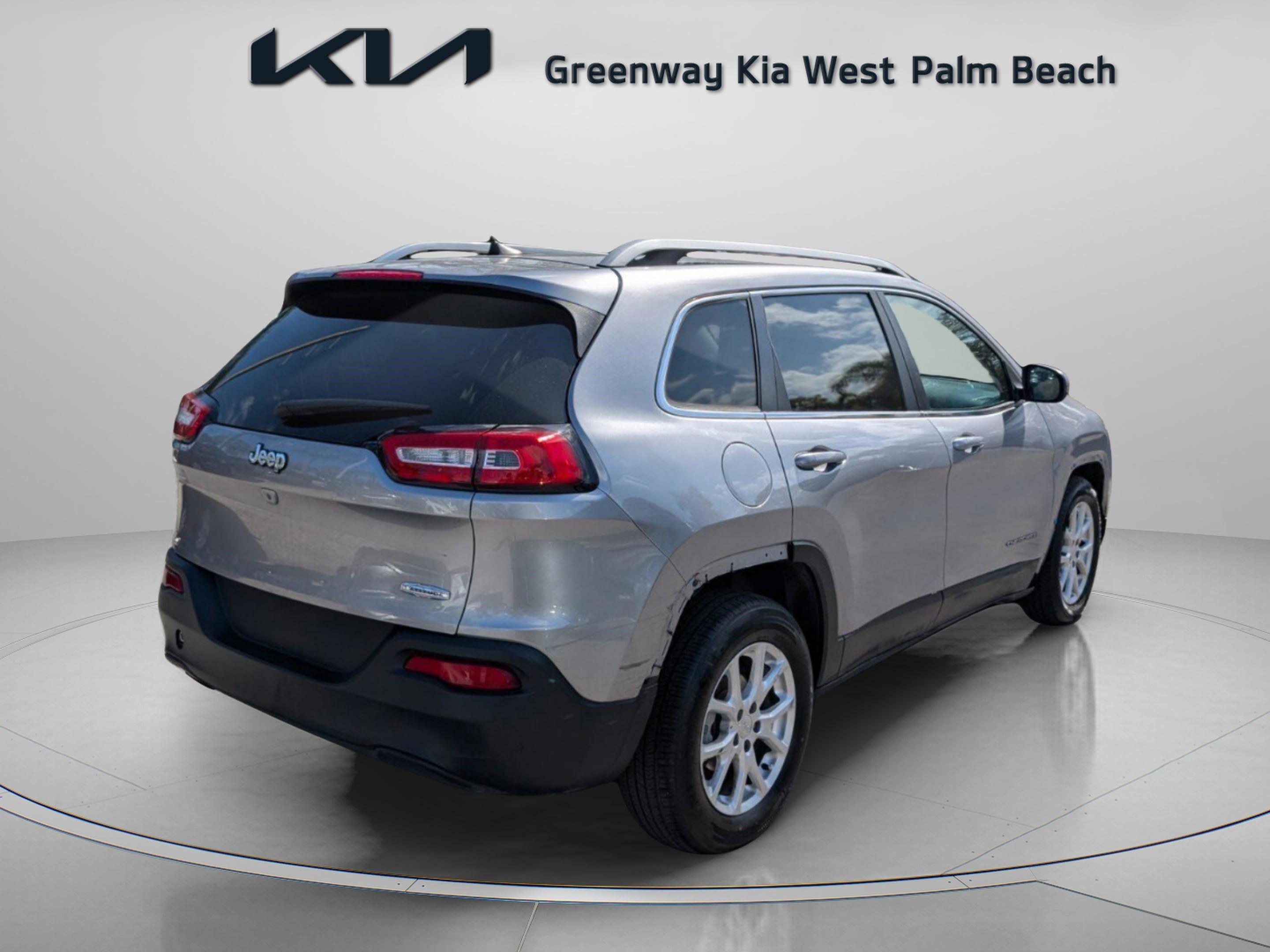 Jeep Cherokee Latitude - Thumbnail 8