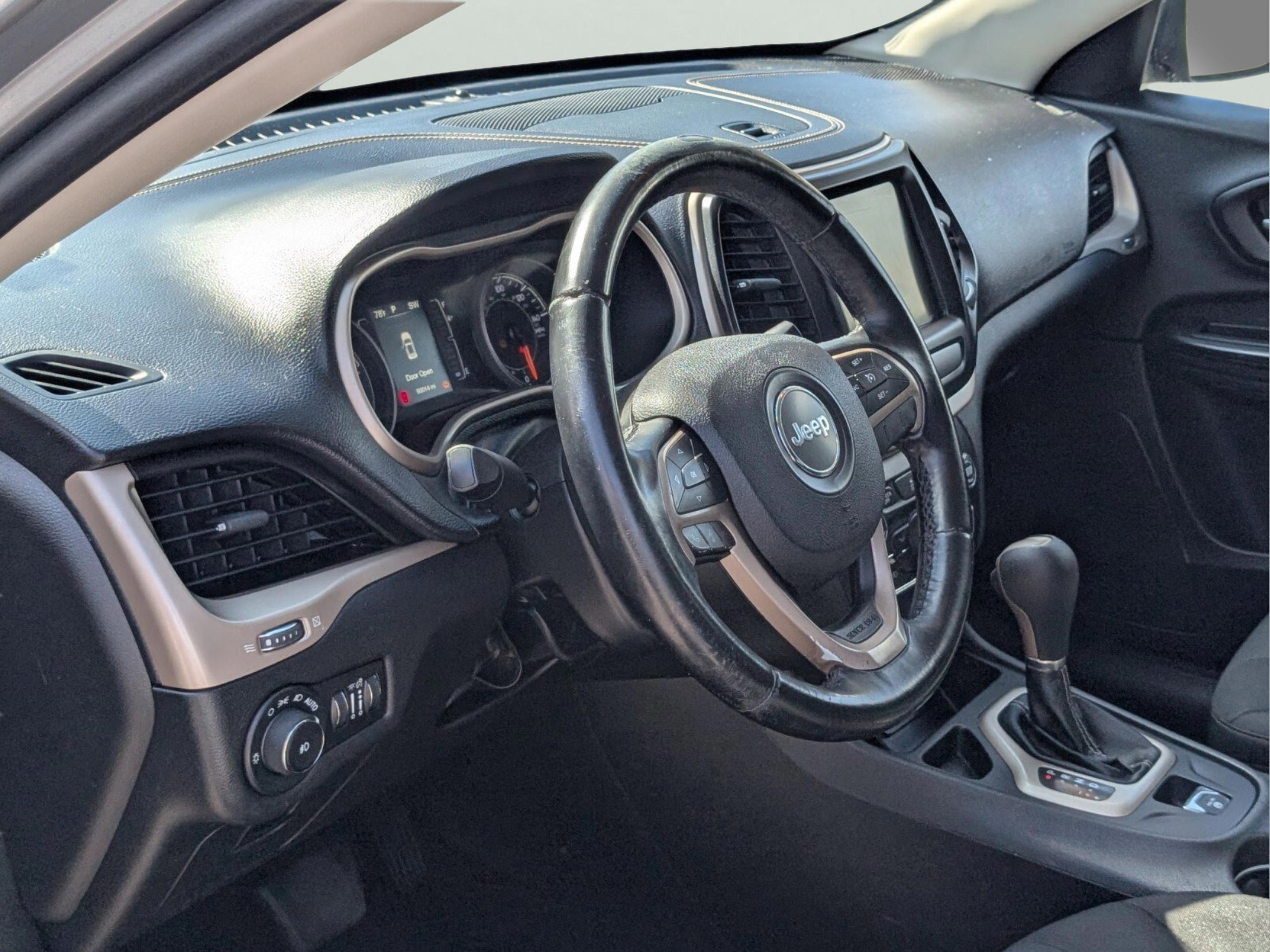 Jeep Cherokee Latitude - Thumbnail 14