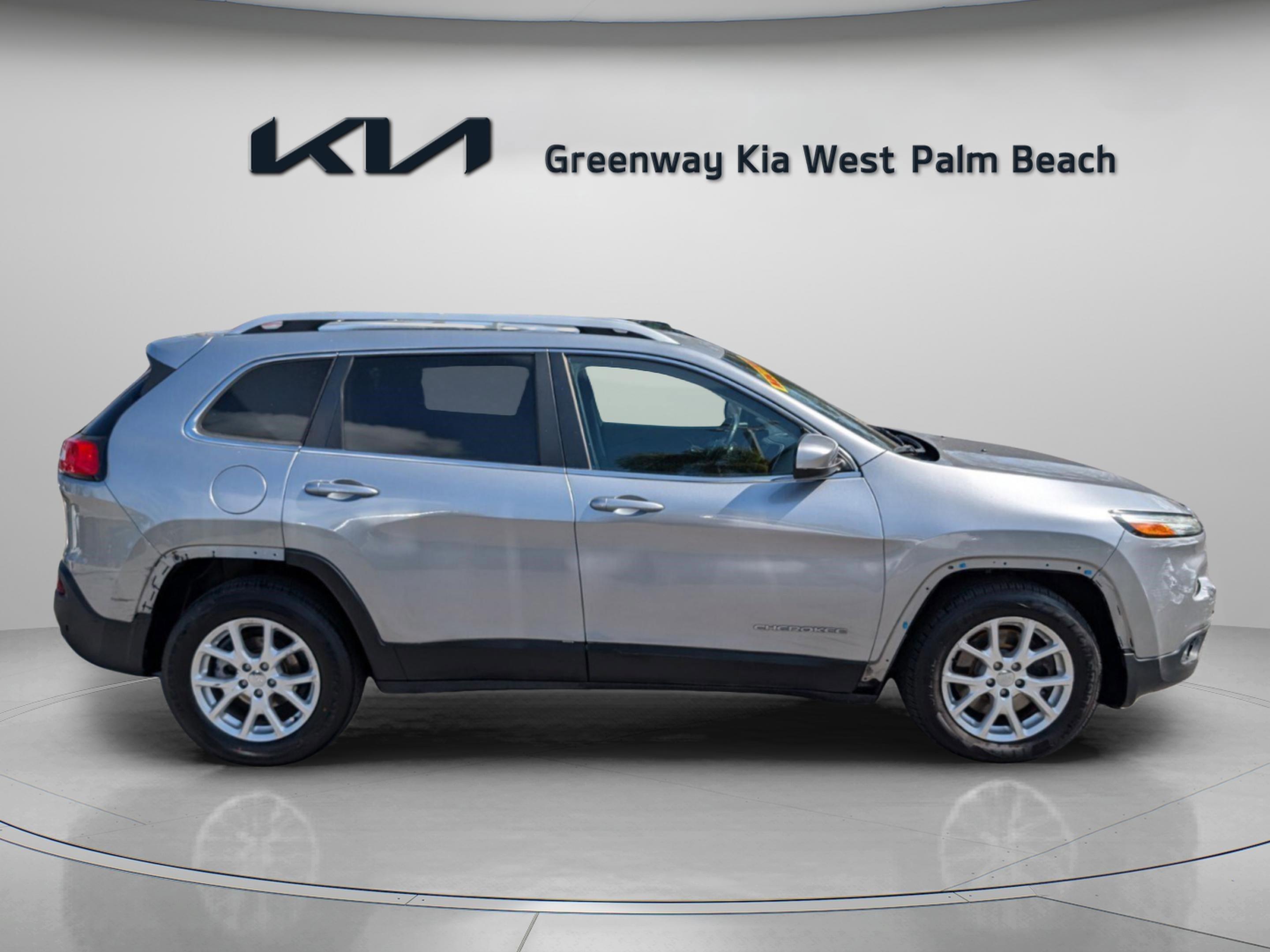 Jeep Cherokee Latitude - Thumbnail 9