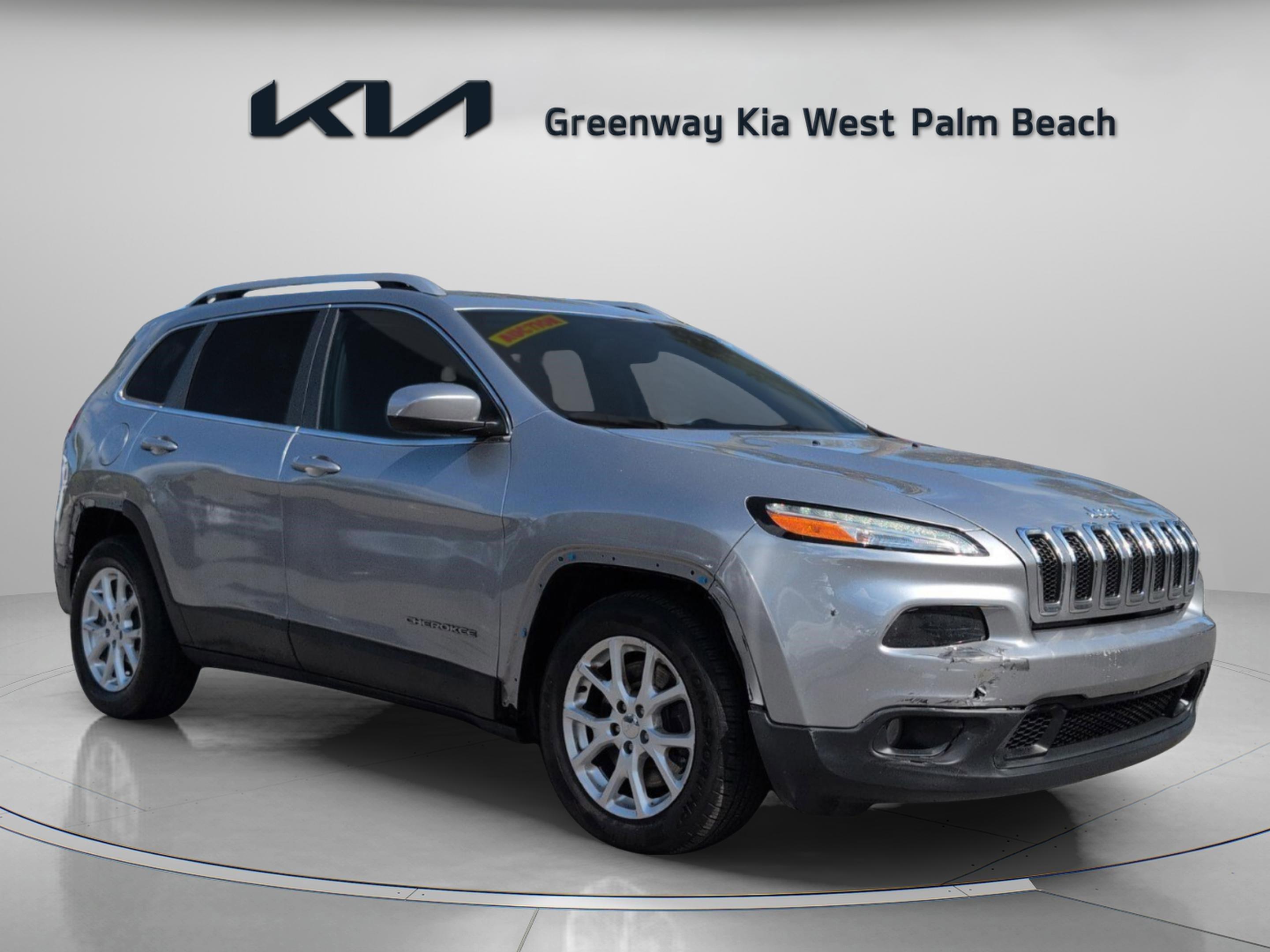 Jeep Cherokee Latitude - Thumbnail 2
