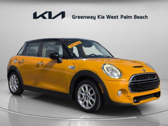 Mini Cooper Hardtop 4 Door S - View 1