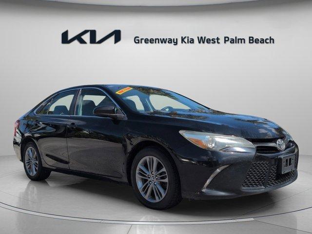 Toyota Camry Se - View 1