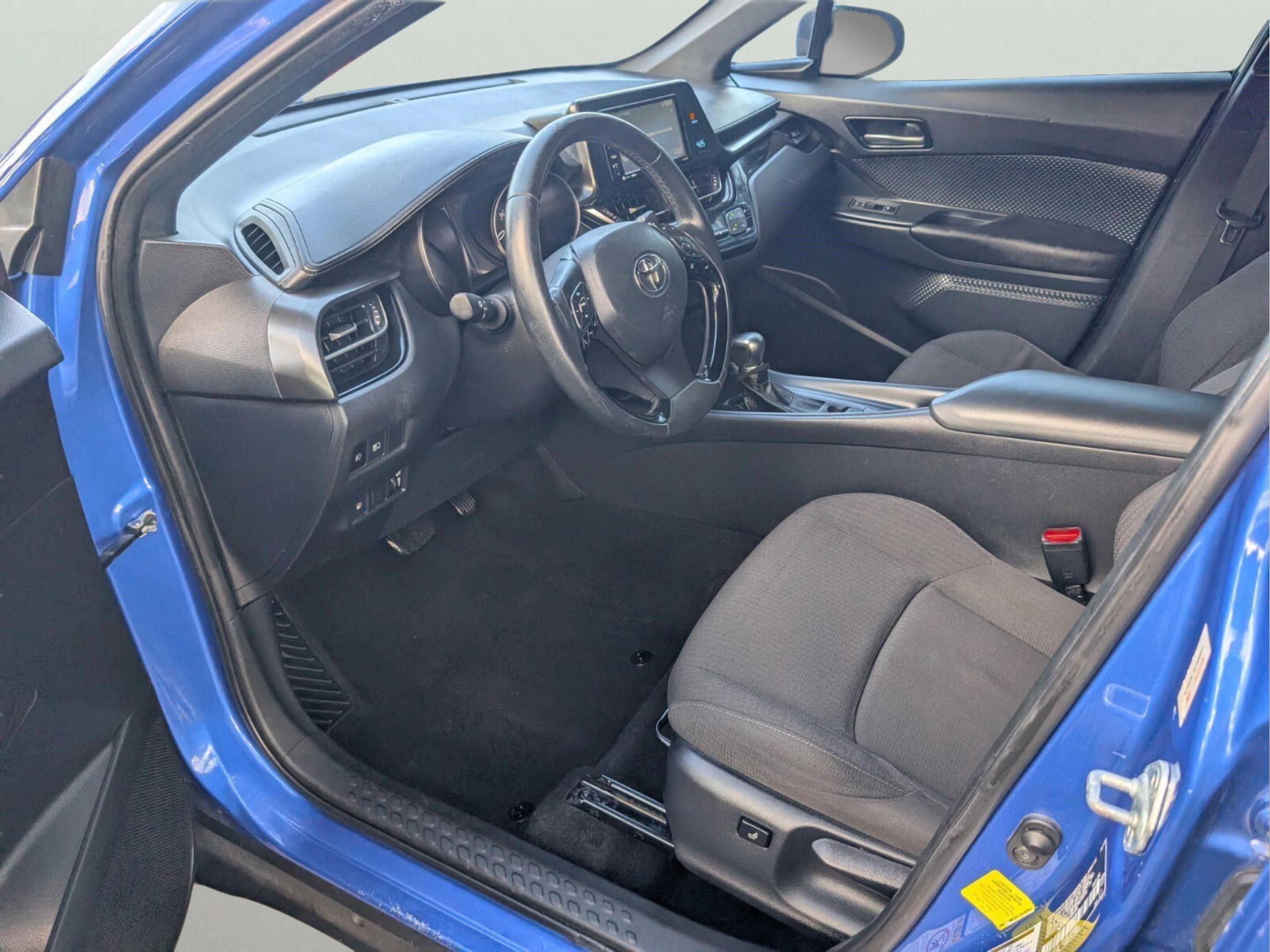 Toyota C-Hr Xle Premium - Thumbnail 10