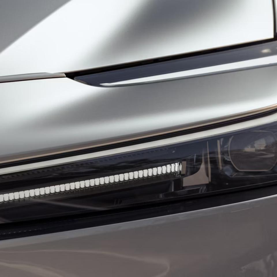 Toyota Prius Pics, Info, Specs, And Technology | Earl Stewart Toyota - Thumbnail 6