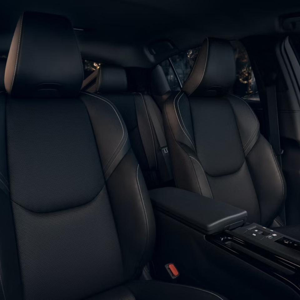 Toyota Prius Pics, Info, Specs, And Technology | Earl Stewart Toyota - Thumbnail 7