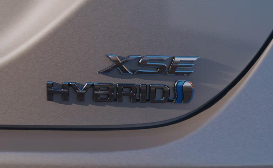 Toyota Camry Hybrid | Earl Stewart Toyota - Thumbnail 2