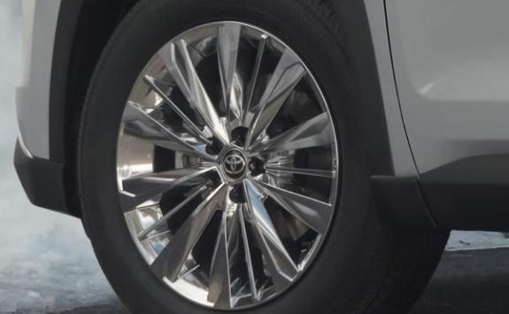 Toyota Grand Highlander Pics, Info, Specs, And Technology | Earl Stewart Toyota - Thumbnail 4