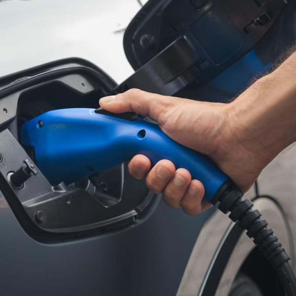 Toyota Prius Plug-In Hybrid | Earl Stewart Toyota - Thumbnail 3