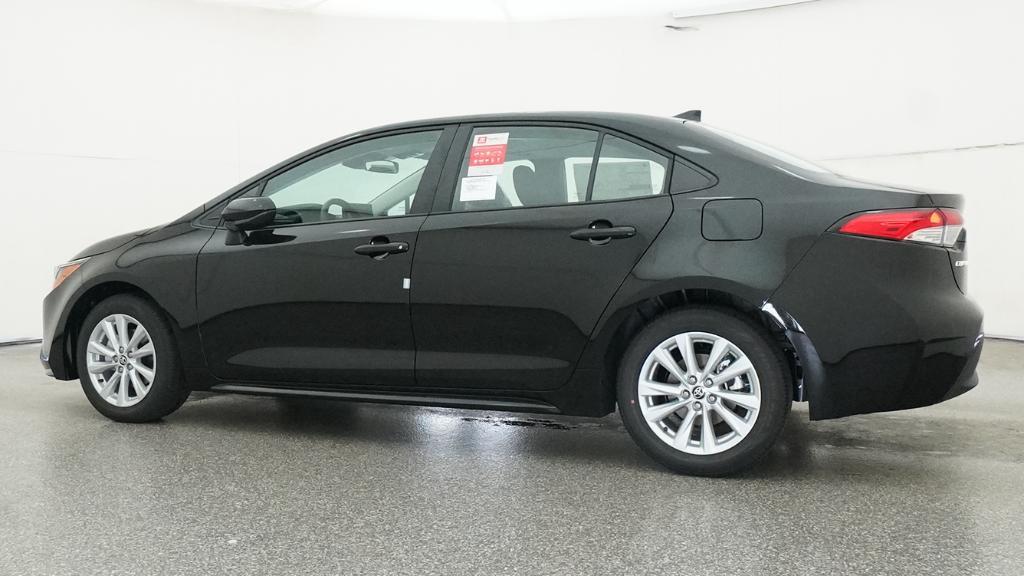 Toyota Corolla Le - Thumbnail 4