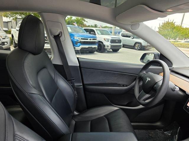 Tesla Model Y Long Range Awd - Thumbnail 14