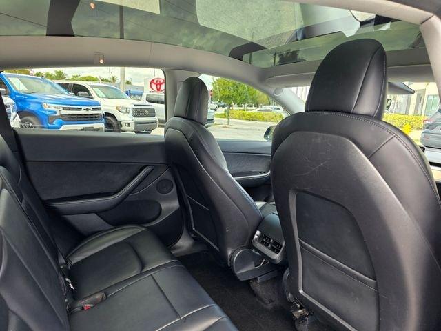 Tesla Model Y Long Range Awd - Thumbnail 19