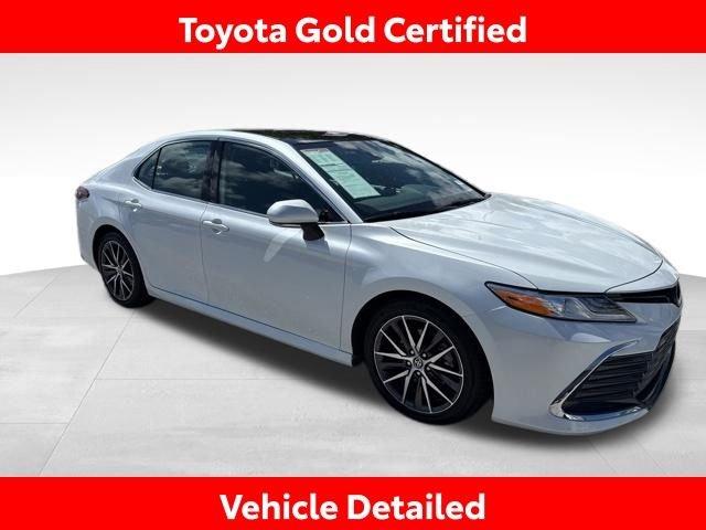 Toyota Camry Xle Fwd 4D Sedan - Thumbnail 4