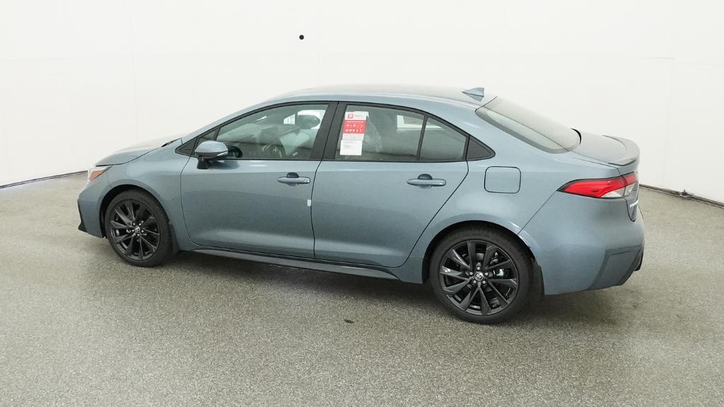 Toyota Corolla Se - Thumbnail 3