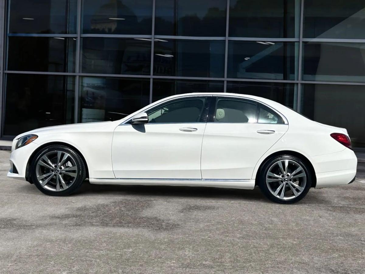 Mercedes-Benz C 300 Sedan - Thumbnail 4