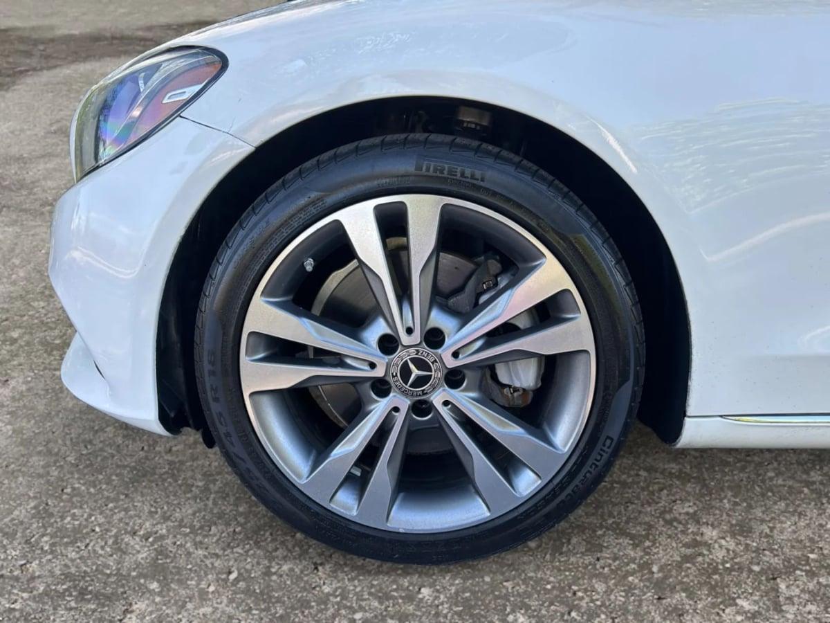 Mercedes-Benz C 300 Sedan - Thumbnail 15