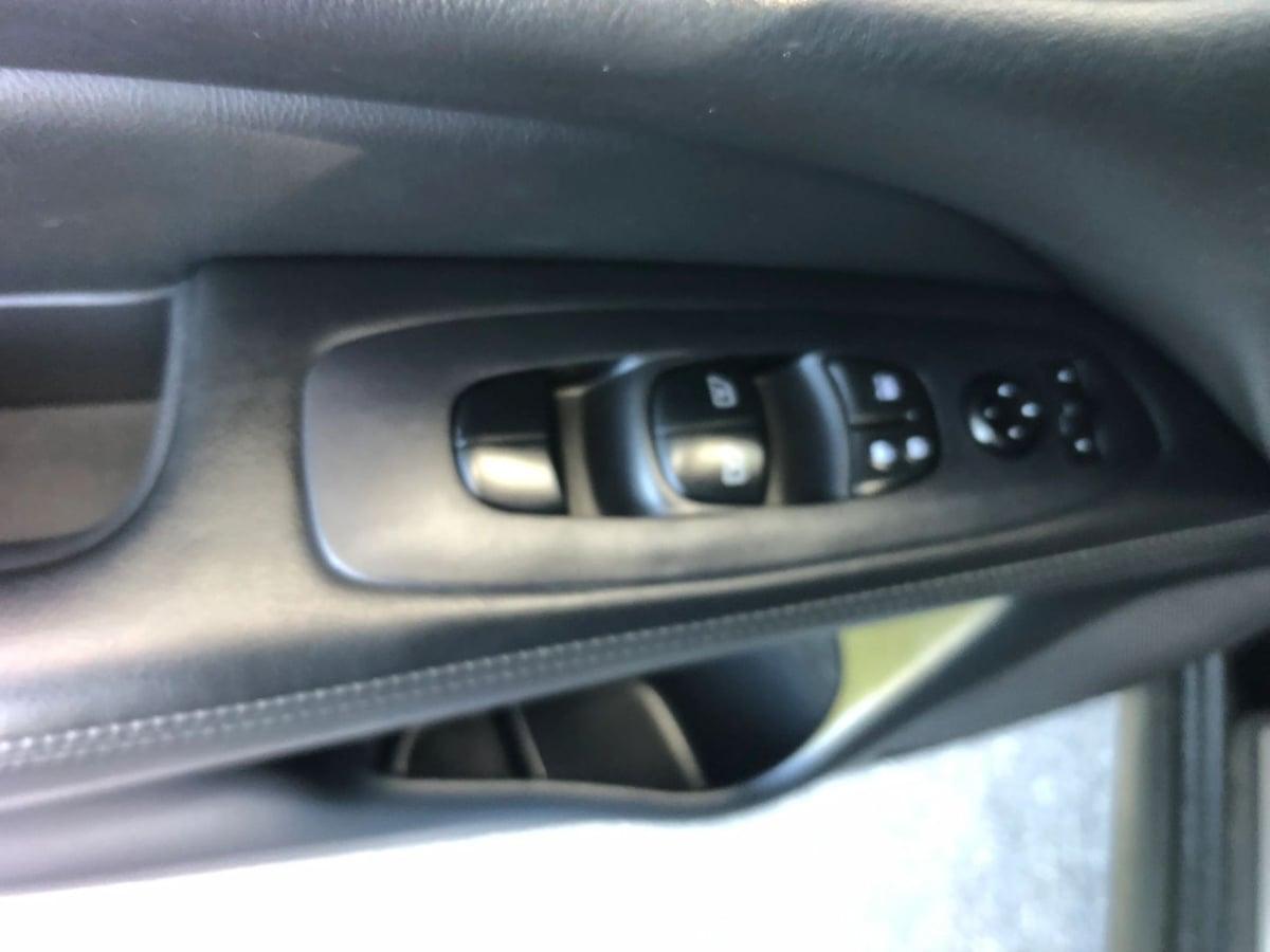 Nissan Pathfinder Sl - Thumbnail 19