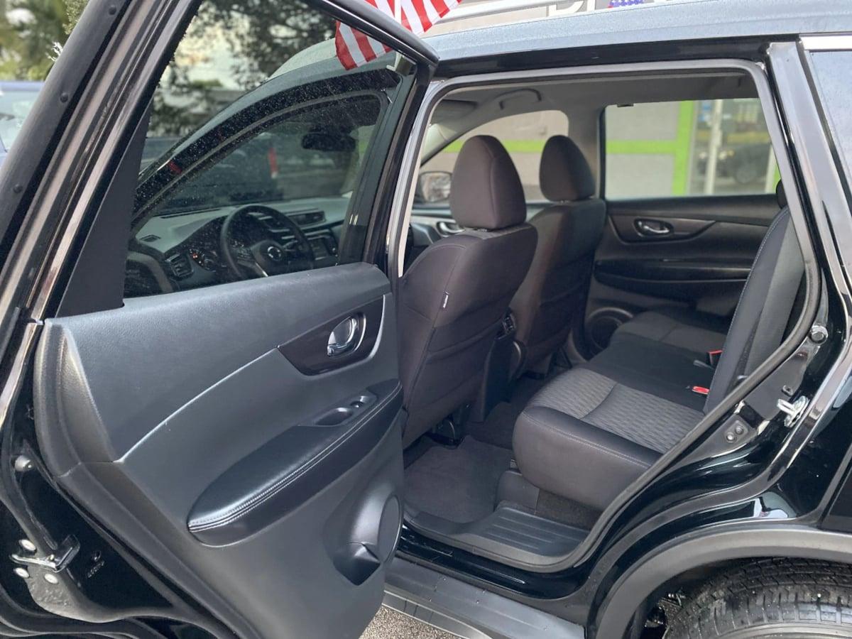 Nissan Rogue S - Thumbnail 9