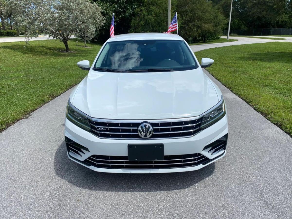 Volkswagen Passat R-Line W/Comfort Pkg - Thumbnail 3