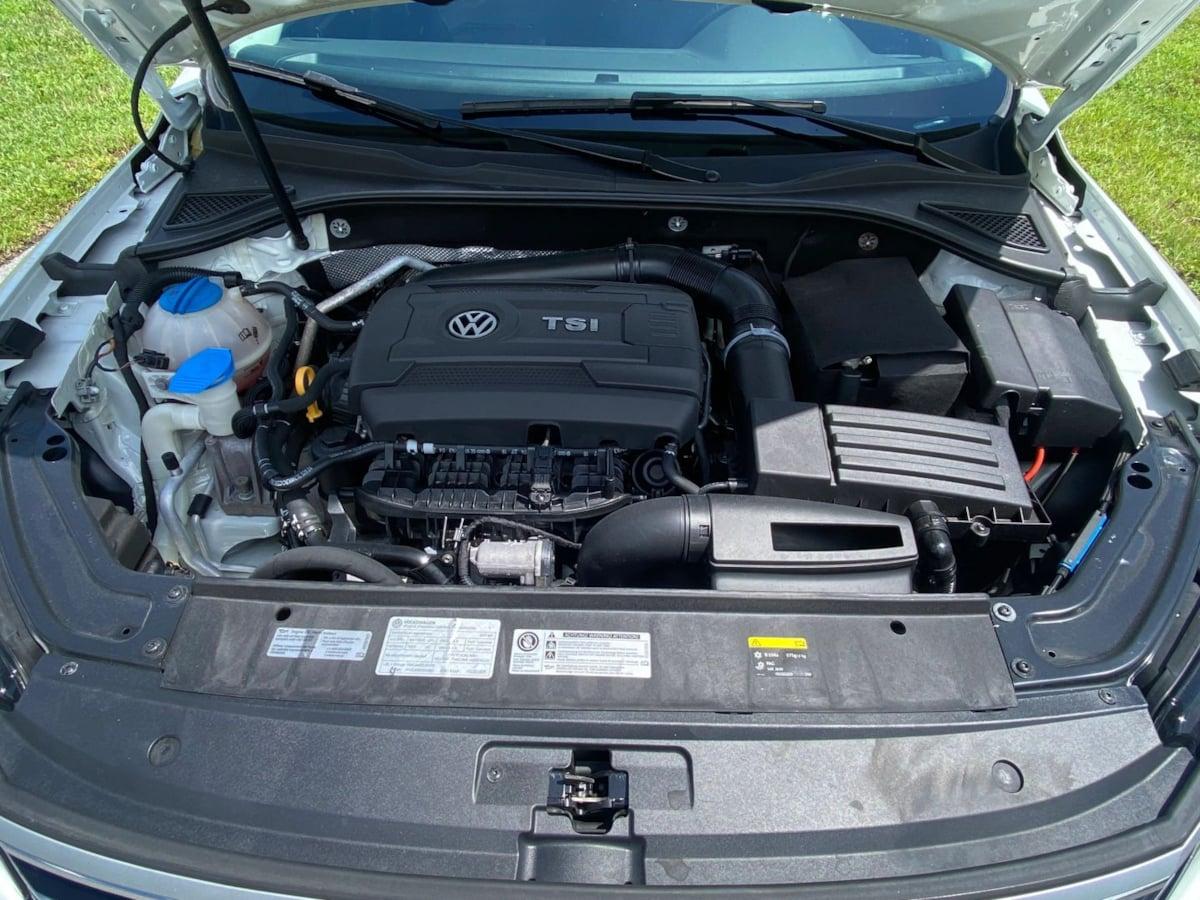 Volkswagen Passat R-Line W/Comfort Pkg - View 1