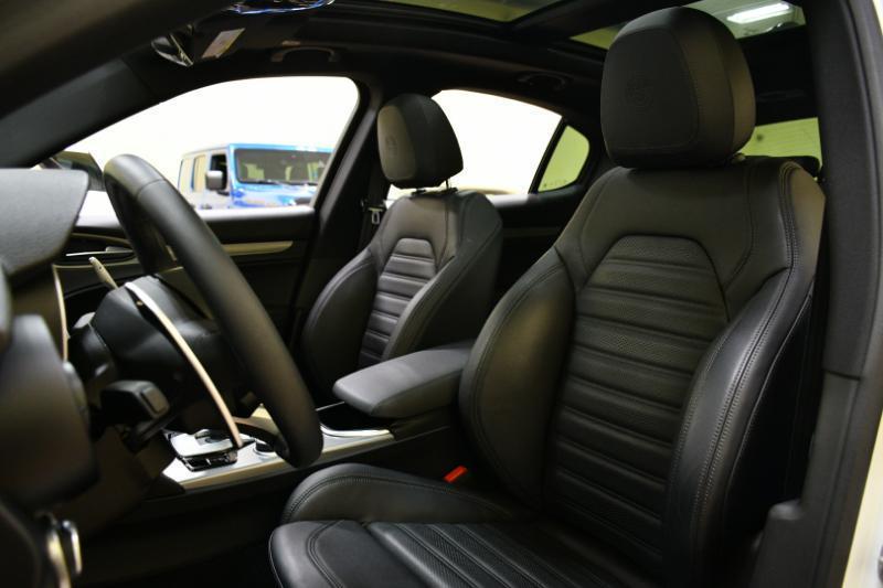 Alfa Romeo Stelvioveloce Awd - Thumbnail 19