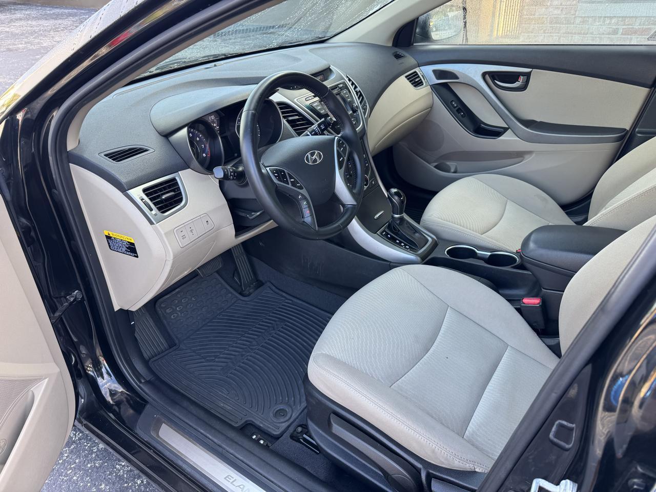 Hyundai Elantra - Thumbnail 12