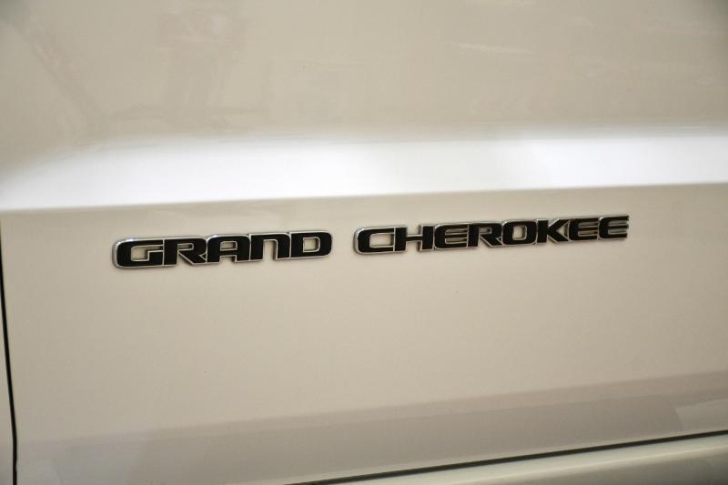 Jeep Grand Cherokeeoverland 4Wd - Thumbnail 9