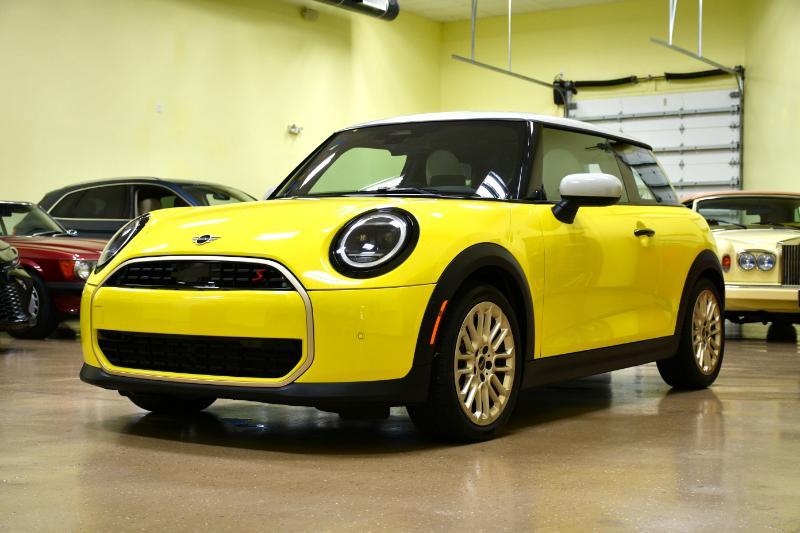 Mini Coopers Signature 2 Door Hatchback - Thumbnail 7