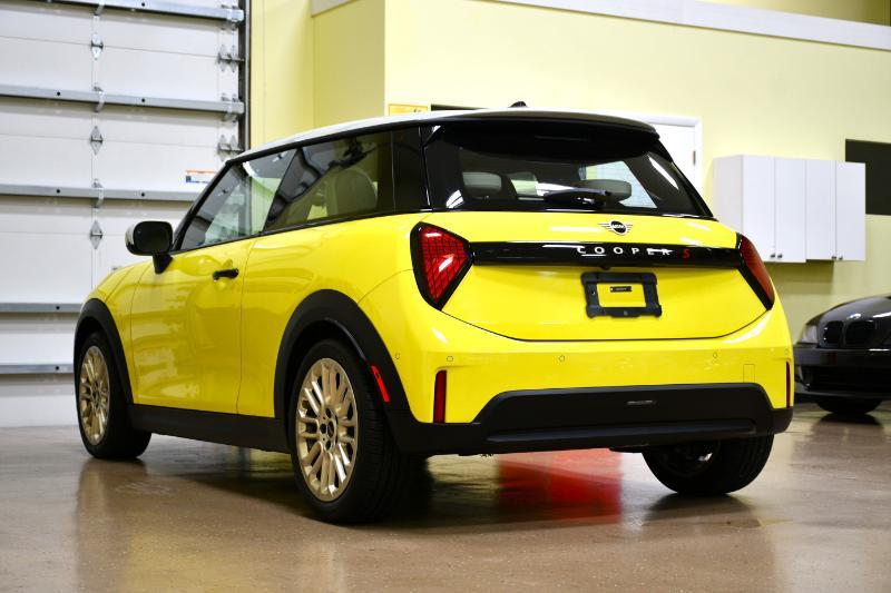 Mini Coopers Signature 2 Door Hatchback - Thumbnail 8