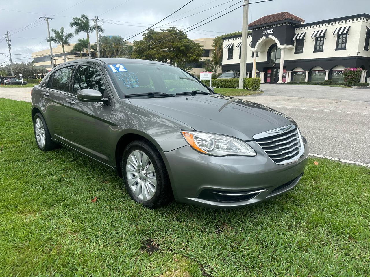 Chrysler 200Lx - Thumbnail 4