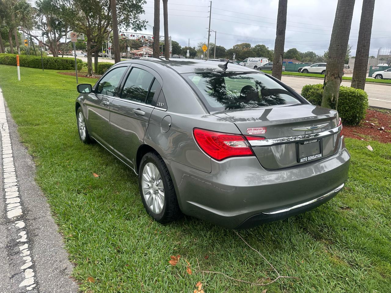 Chrysler 200Lx - Thumbnail 8