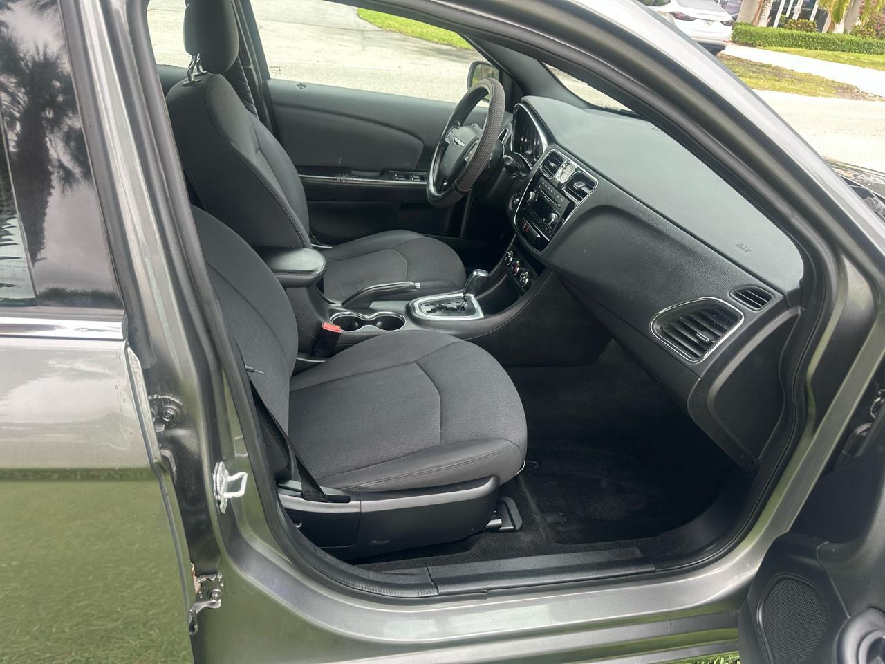 Chrysler 200Lx - Thumbnail 19