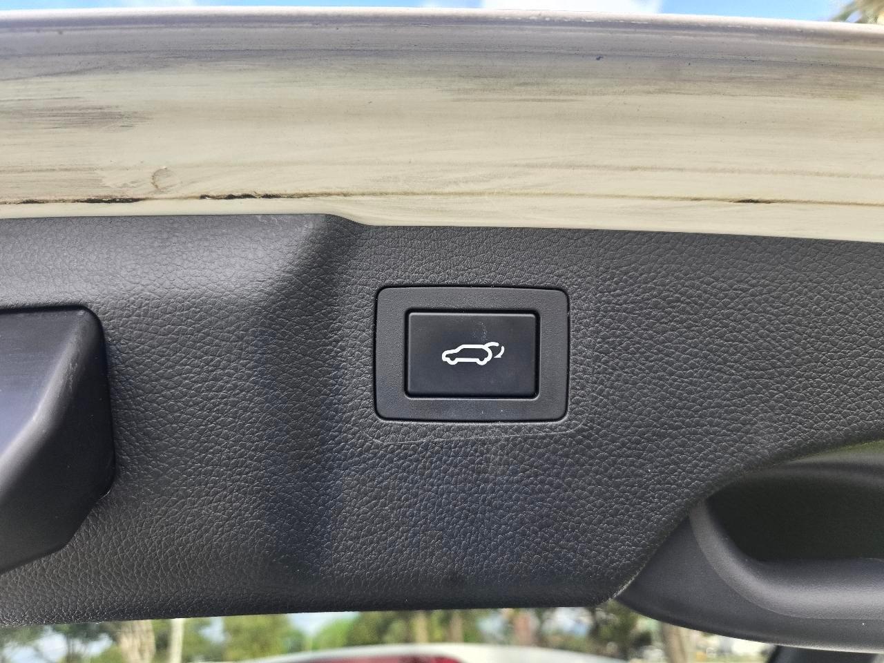 Hyundai Santa Feultimate Awd - Thumbnail 20