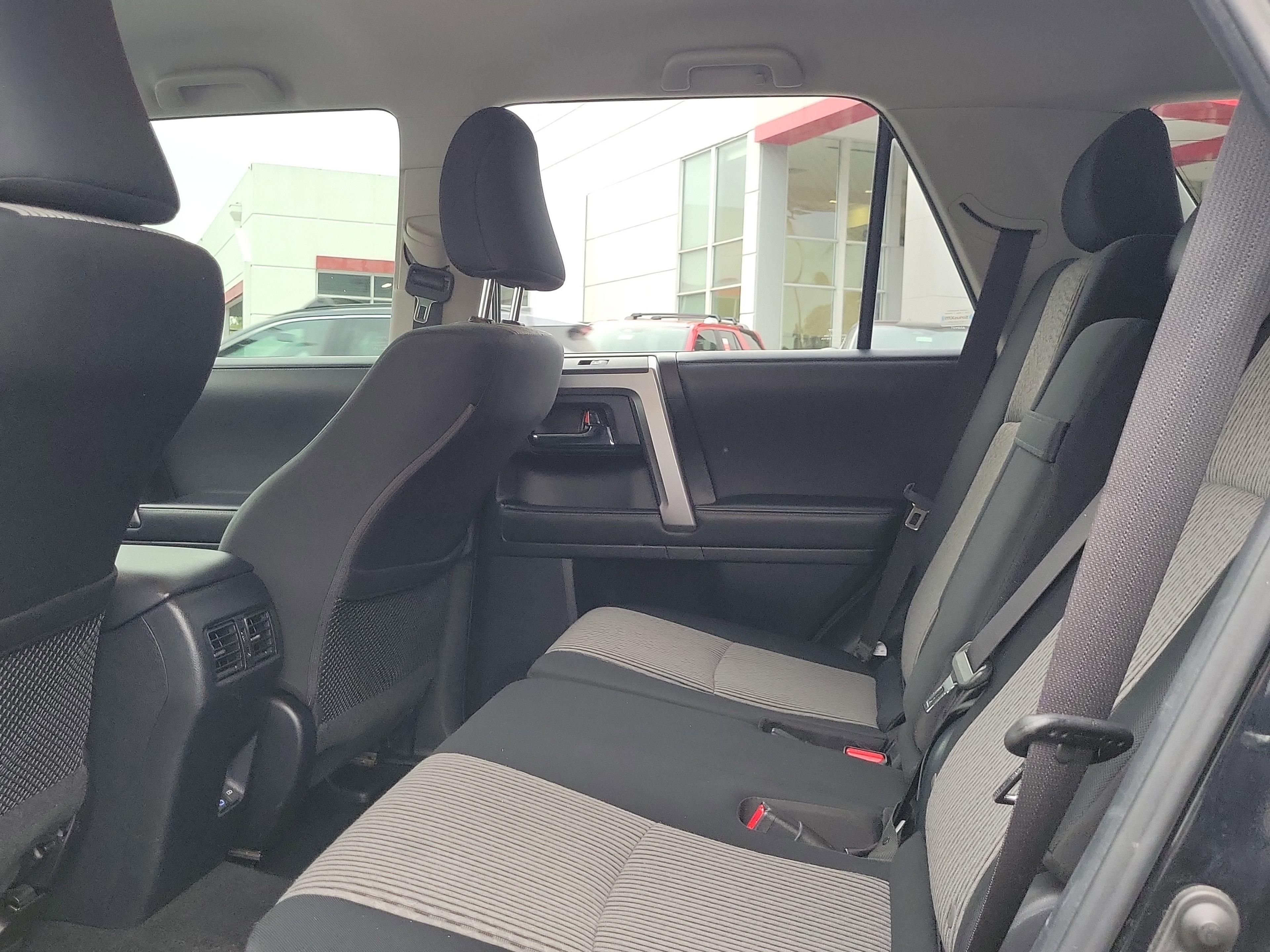 Toyota 4Runner Sr5 4Wd - Thumbnail 11