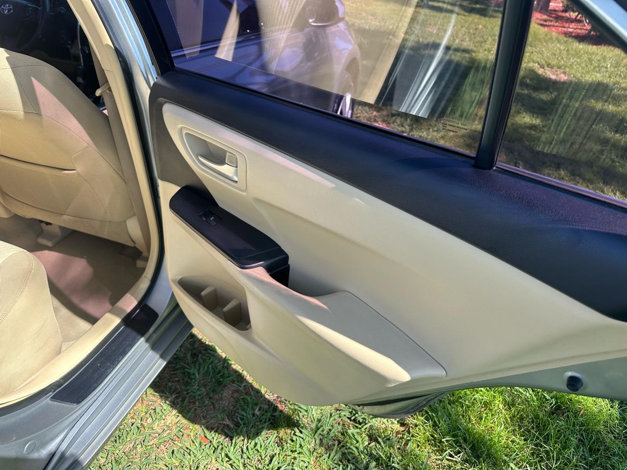 Toyota Camryse - Thumbnail 15