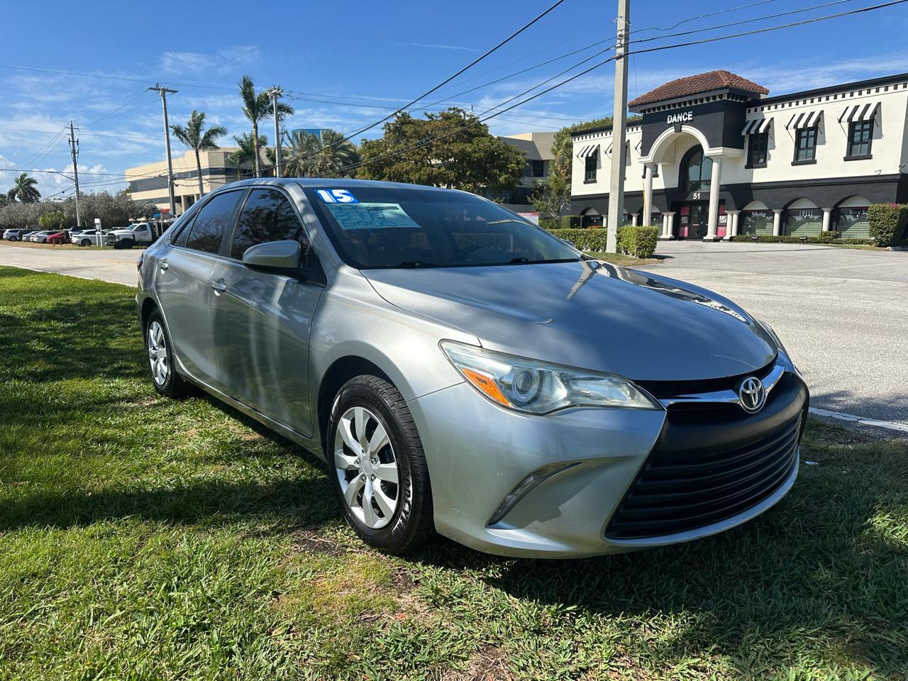 Toyota Camryse - Thumbnail 4