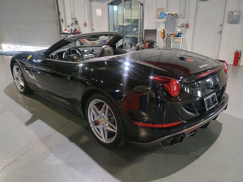 Ferrari California T - Thumbnail 3