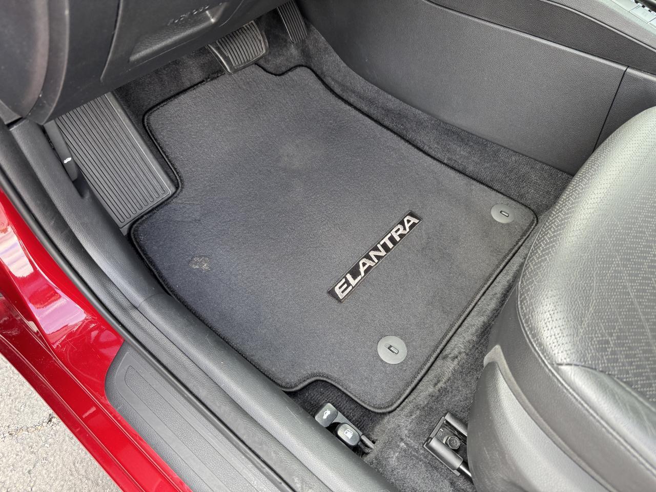 Hyundai Elantra - Thumbnail 16