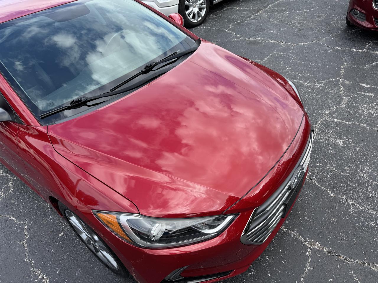 Hyundai Elantra - Thumbnail 3