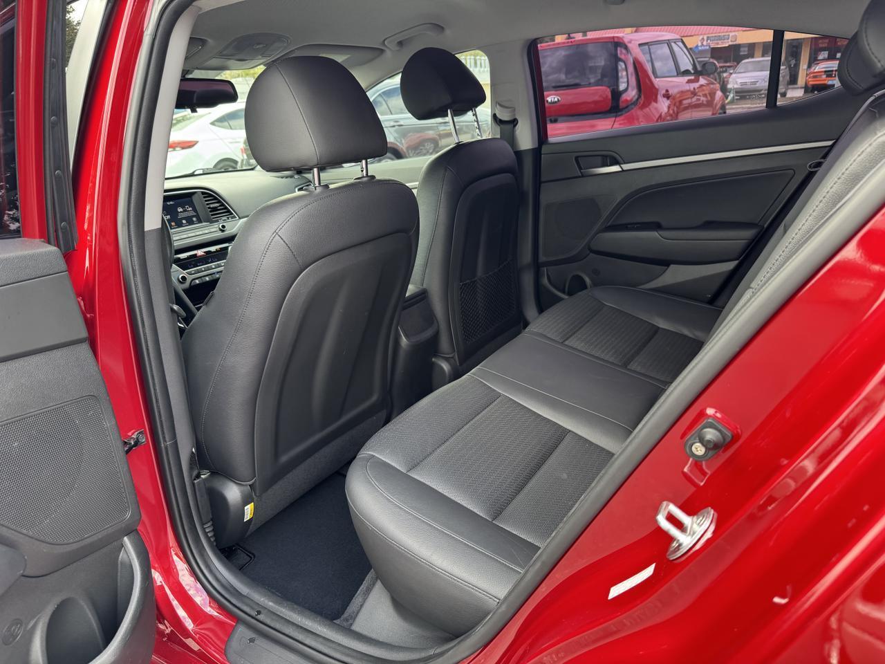 Hyundai Elantra - Thumbnail 19