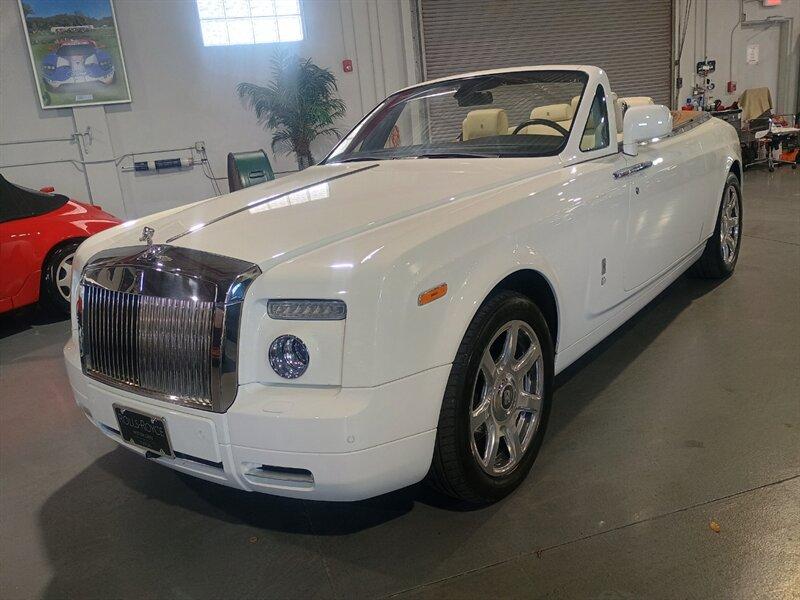 Rolls-Royce Phantom Drophead Coupe - View 1