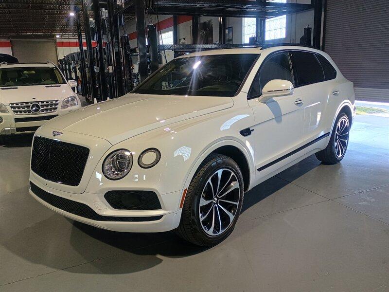 Bentley Bentayga V8 - View 1