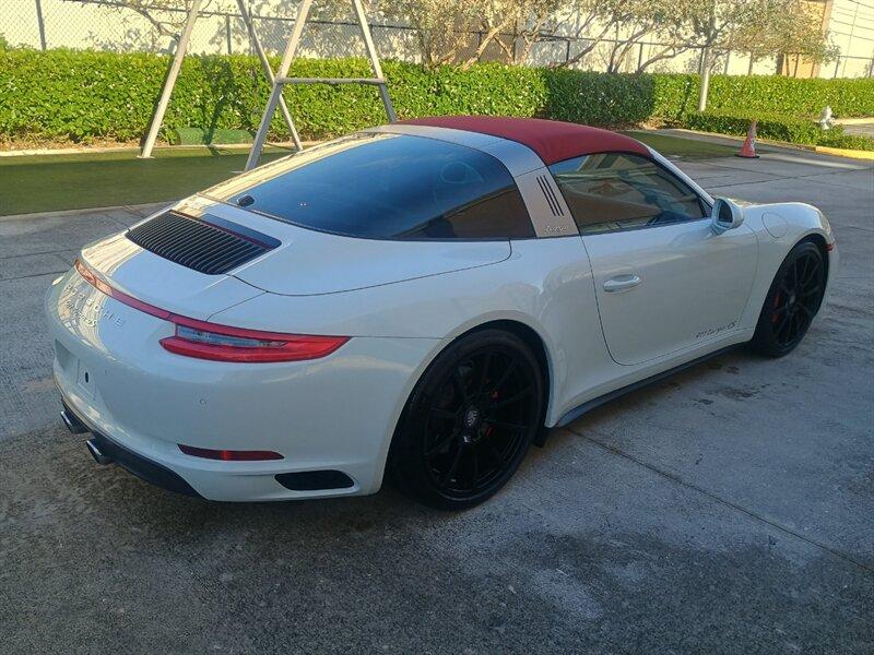 Porsche 911 Targa 4S - Thumbnail 3