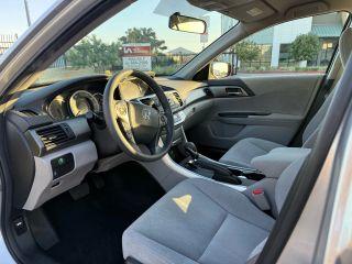 Honda Accord - Thumbnail 3