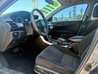 Honda Accord - Thumbnail 2