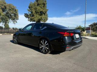 Nissan Altima - Thumbnail 12