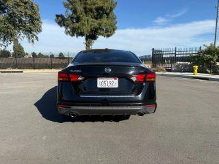 Nissan Altima - Thumbnail 13