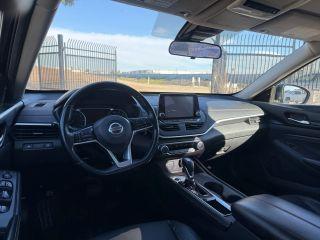 Nissan Altima - Thumbnail 3