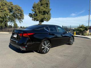 Nissan Altima - Thumbnail 14